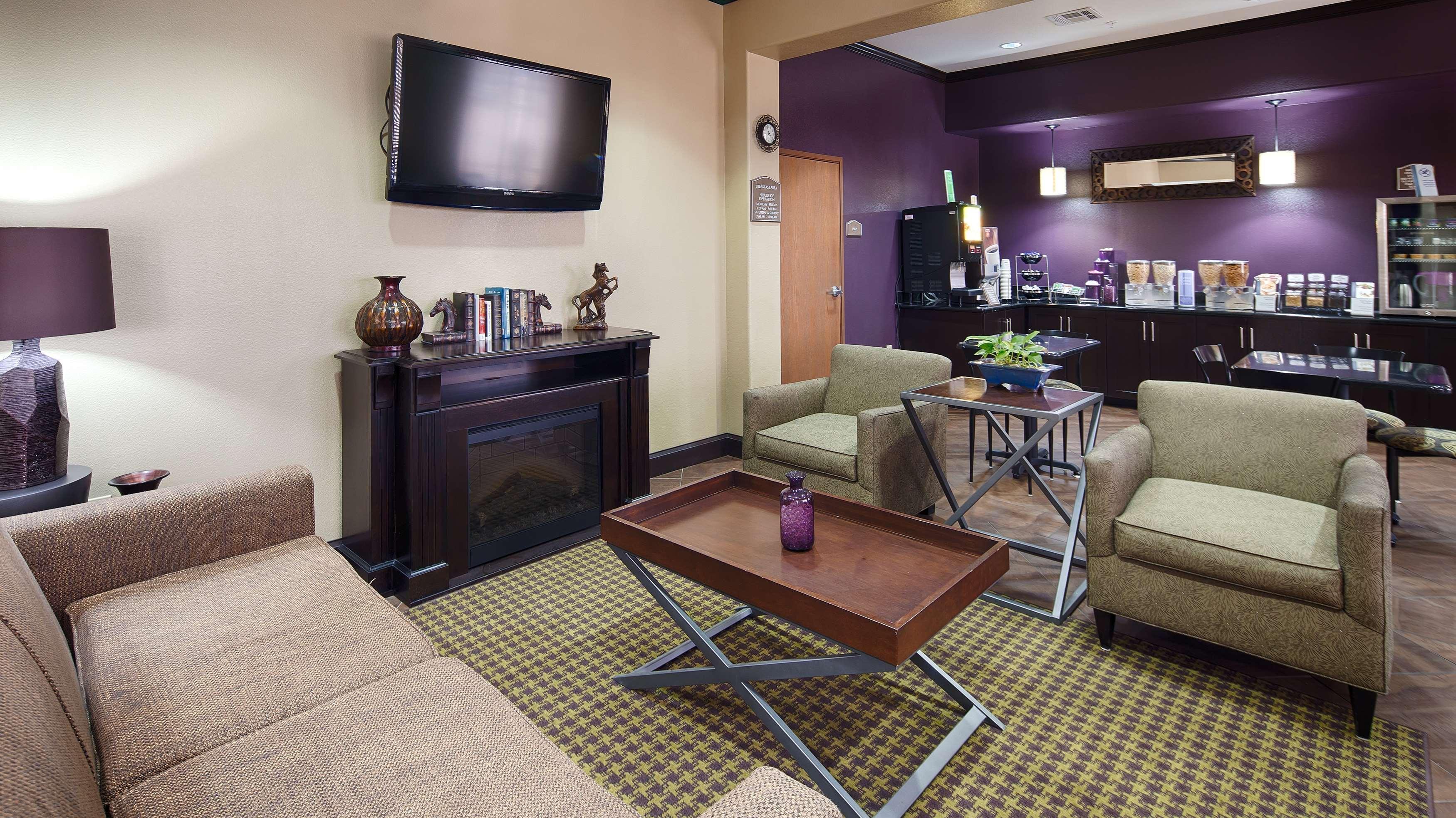 Best Western Giddings Inn & Suites Zewnętrze zdjęcie