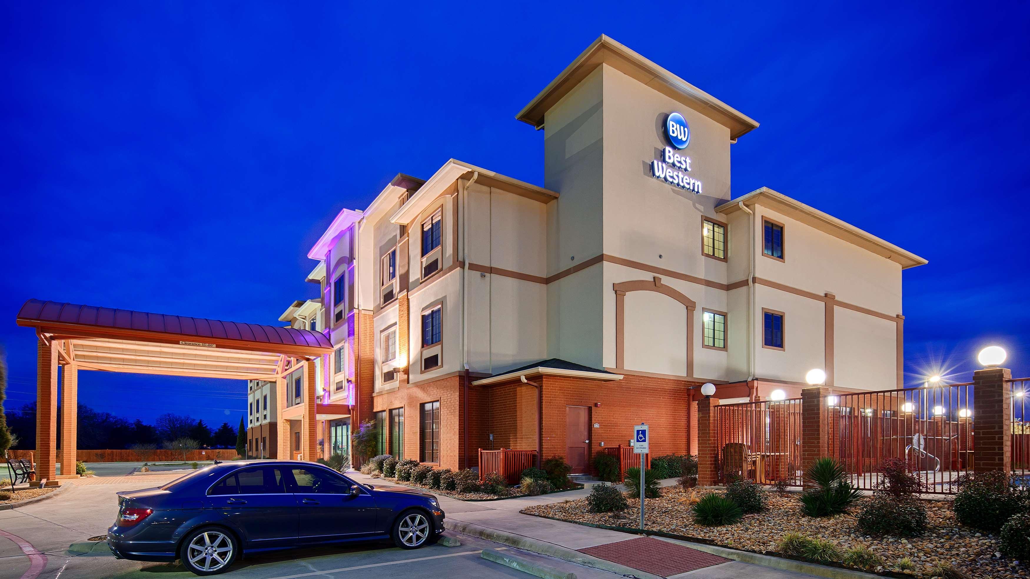 Best Western Giddings Inn & Suites Zewnętrze zdjęcie