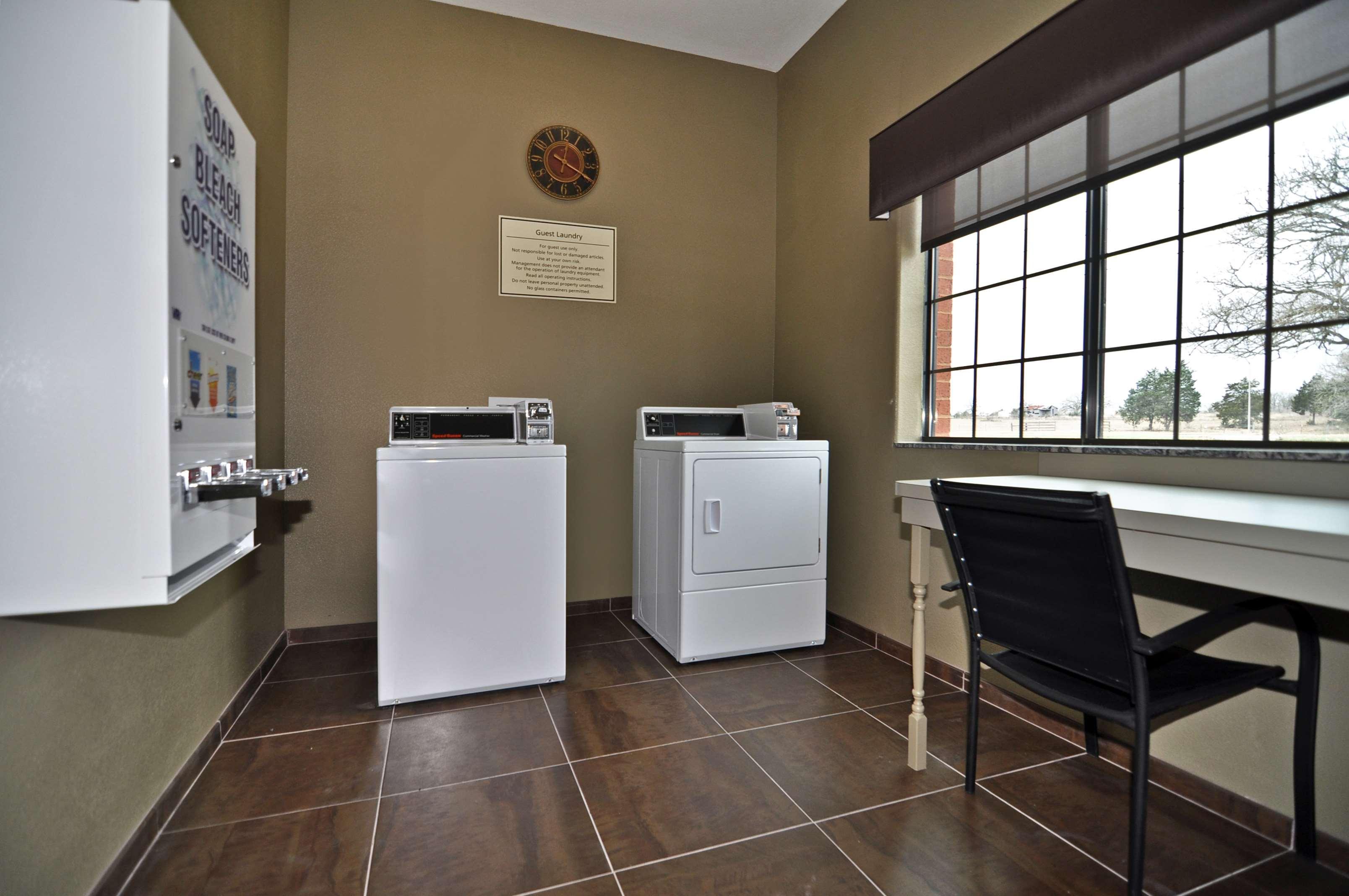 Best Western Giddings Inn & Suites Udogodnienia zdjęcie